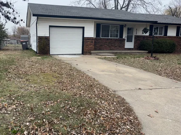 217 W Maverick Street, Goodman, MO 64843