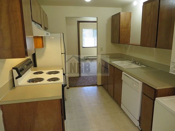 2nd image of 19014 B St E APT D
