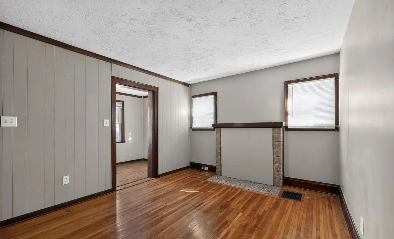 2 bed, 1000 sqft, $1,100 — Photo 2