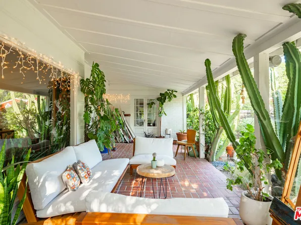 17401 Londelius St, Northridge, CA 91325