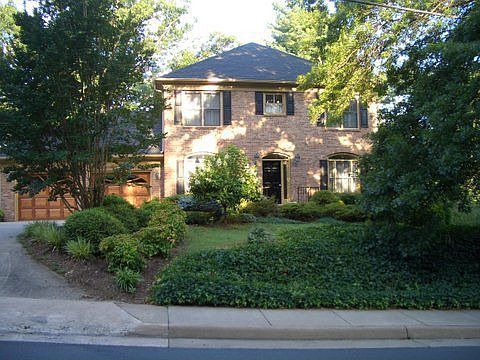 2nd image of 444 Winchester St
