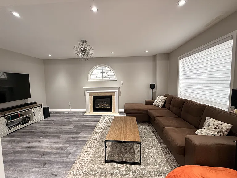 36 Burnt Elm Dr — Photo 13