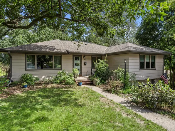 817 Hawthorn DRIVE, Waukesha, WI 53188