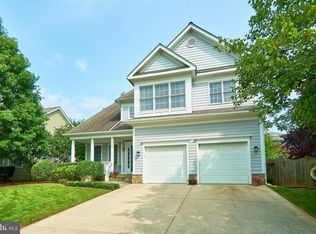 2351 Dunbar Ln, Falls Church, VA 22046