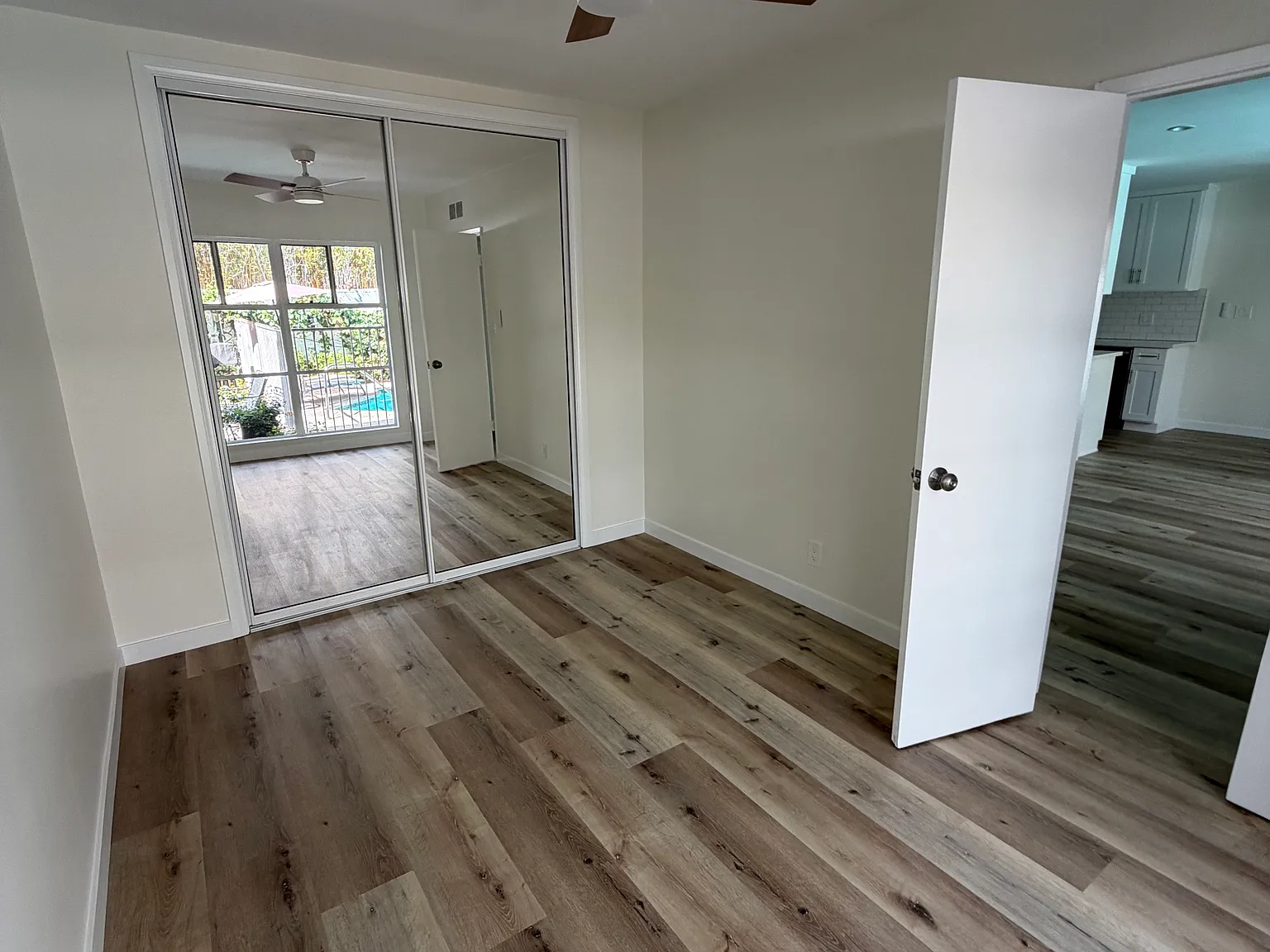 1331 Havenhurst Dr — Photo 4