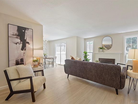 3rd image of 3044 S Macon Circle