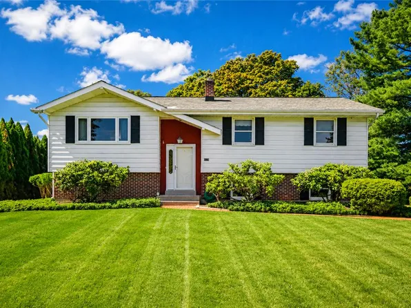 5106 Donna Dr, Coplay, PA 18037