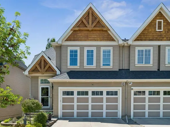 117 E Rainbow Falls Blvd, Chestermere, AB T1X 0N6