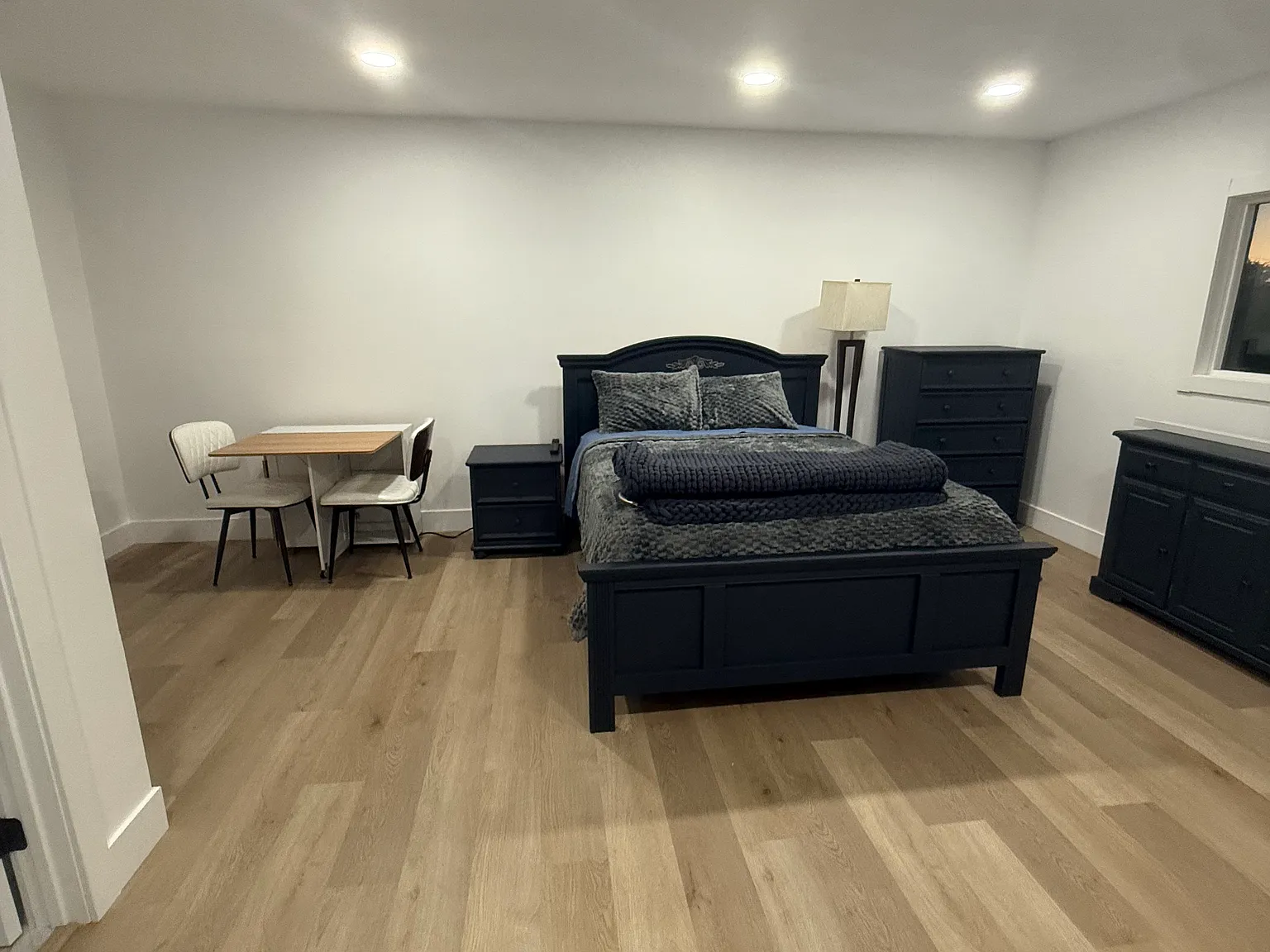 Studio, 400 sqft, $2,000 — Photo 3