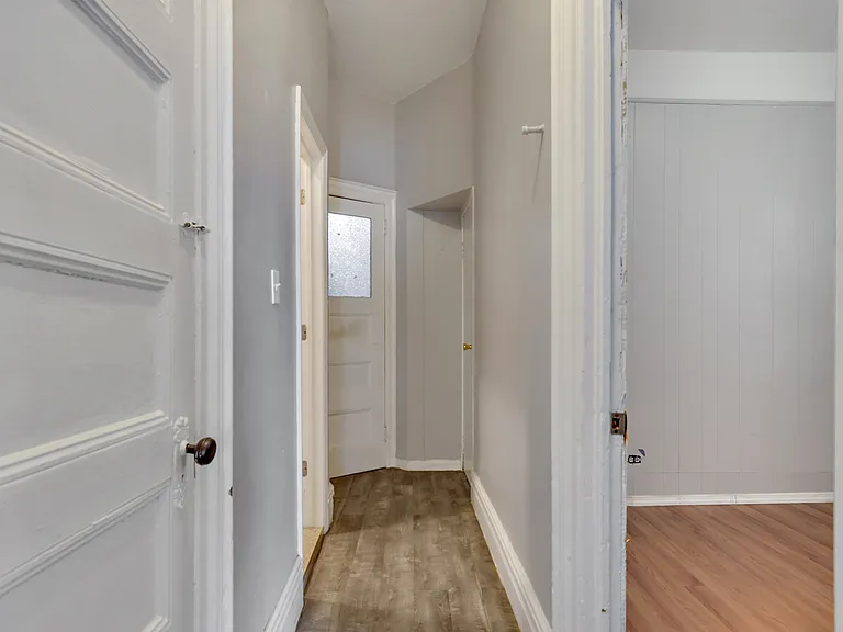 2317 Lyon Ave #1 — Photo 5