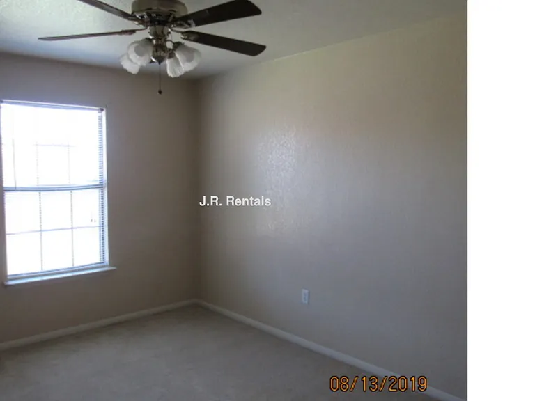 1506 Creek St — Photo 84