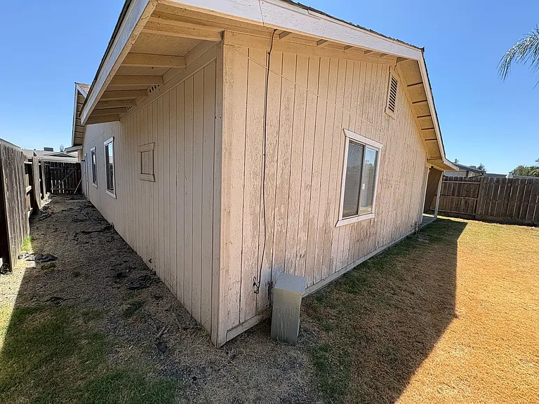 869 Belmont St — Photo 30