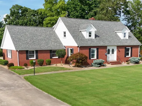 105 W Summit St, Brownstown, IN 47220