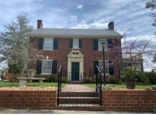 804 1st Ave, Farmville, VA 23901
