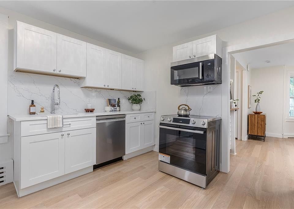 1st image of 28 Young St #1