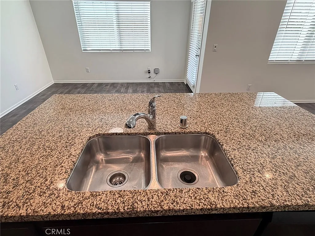 3 bed, 2.5 bath, 1680 sqft, $2,999 — Photo 4