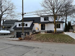 437 Bellevue Ave, Lake Orion, MI