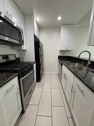 10911 Rochester Ave #202 Photo 1