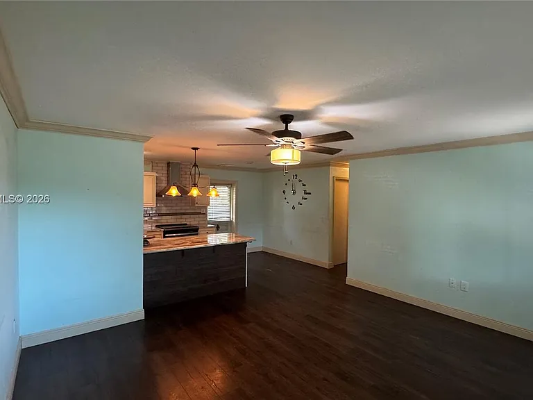 322 W Sample Ave — Photo 4