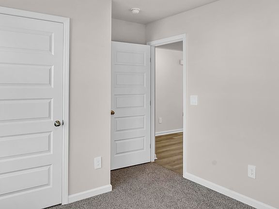 5th image of 391 Jackson Point Cir #B