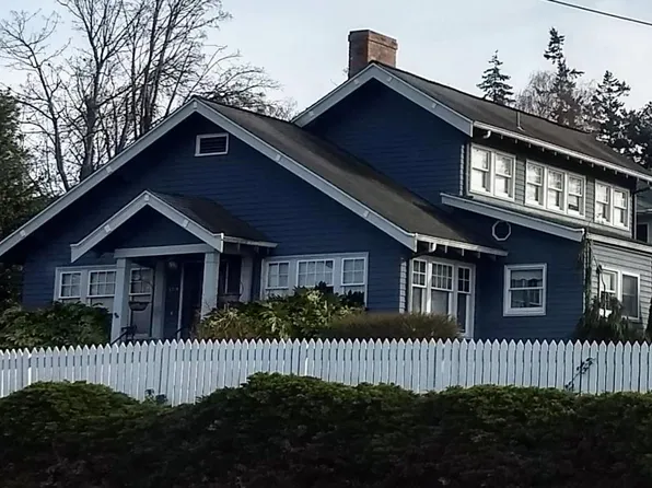 1719 7th St, Anacortes, WA 98221