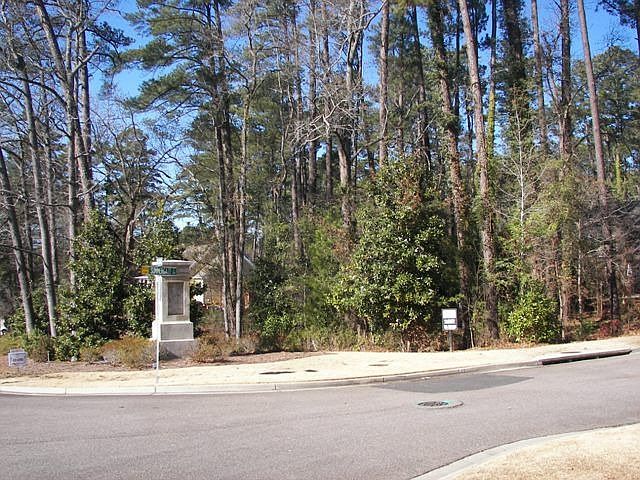 2nd image of 701 Summergate Ct