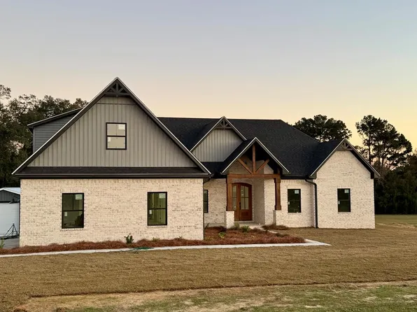 97 McCord Rd, Dothan, AL 36301