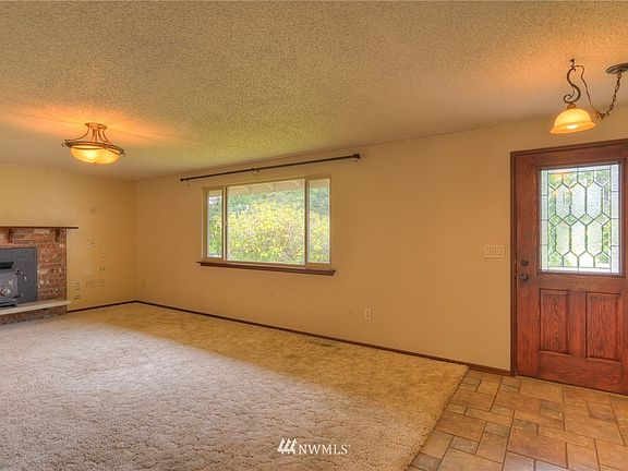 2nd image of 5601 17th Avenue NE