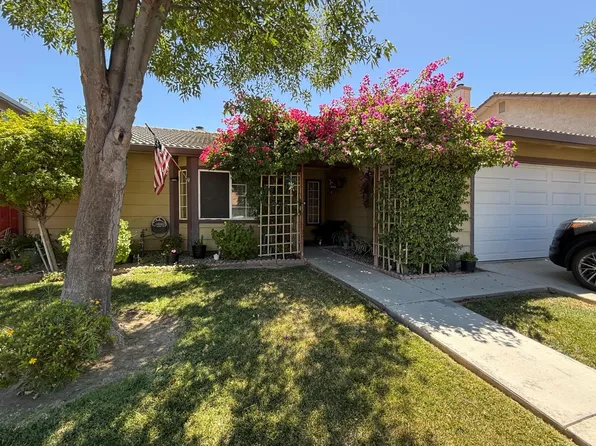558 Cedarwood Ct, Los Banos, CA 93635