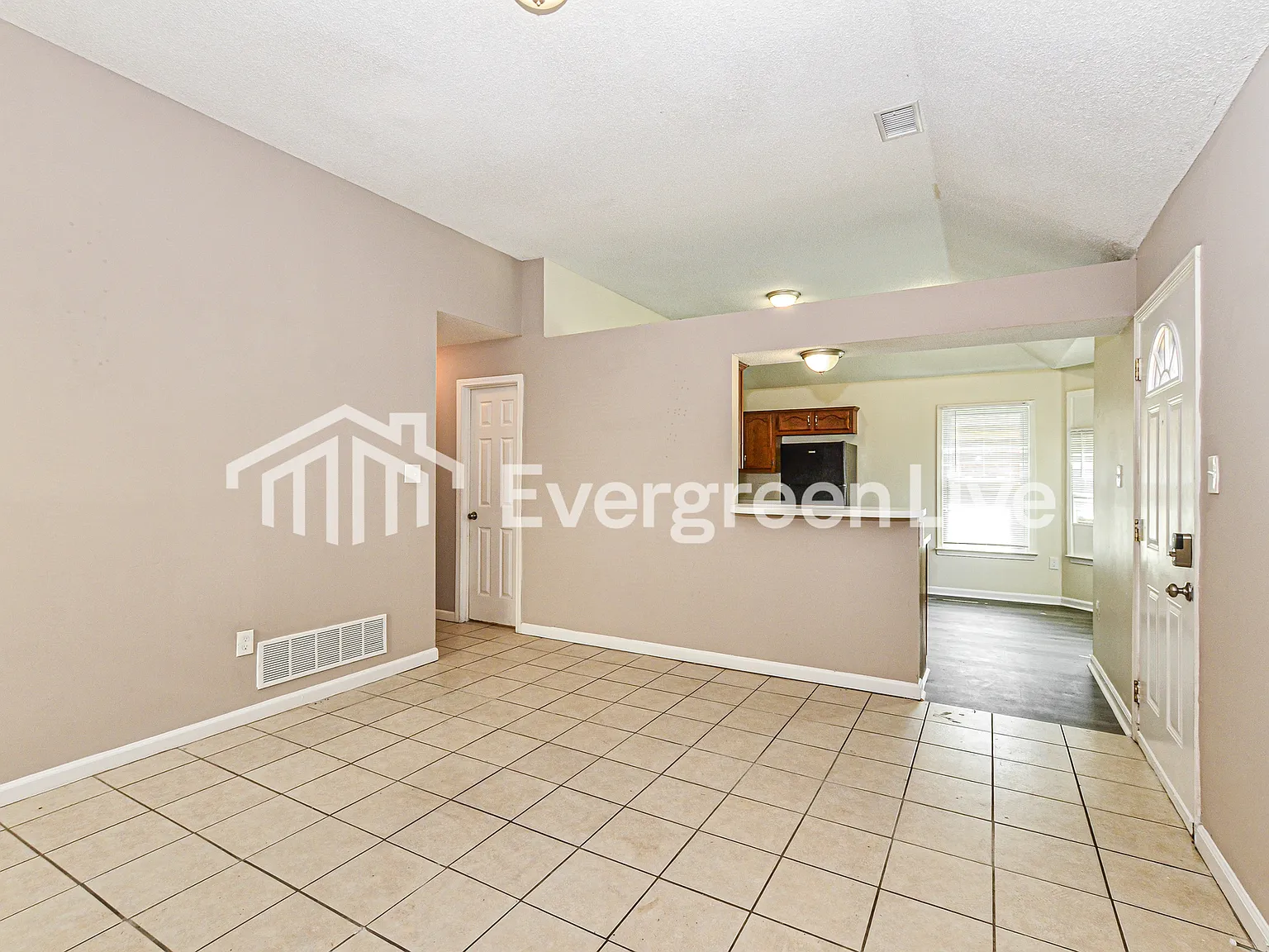 3 bed, 2.0 bath, 1200 sqft, $1,345 — Photo 4