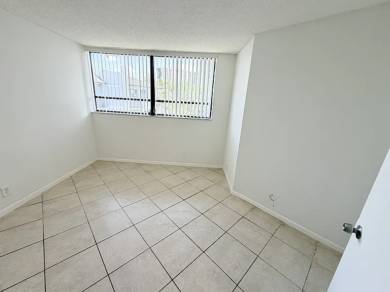 1950 N Congress Ave #404-404HOA — Photo 8