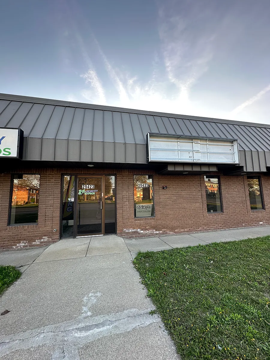 Building Photo - 29417 Hoover Rd #1