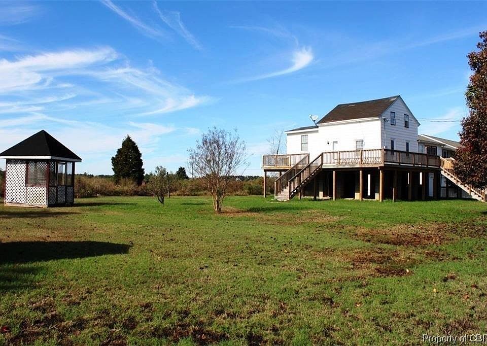 2nd image of 3864 Lucilles Ln