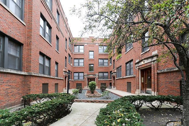 1st image of 630 W Cornelia Ave APT 2S