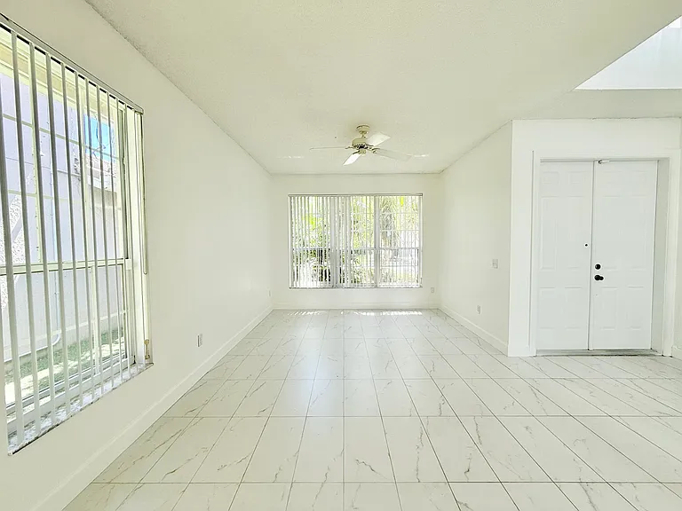10875 Old Bridgeport Ln — Photo 18