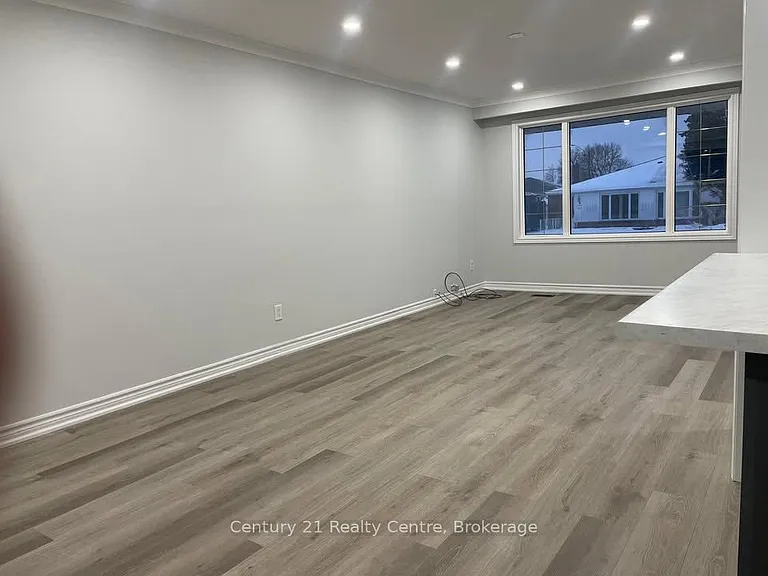 19 Athlone Ave #UPPER LVL — Photo 8