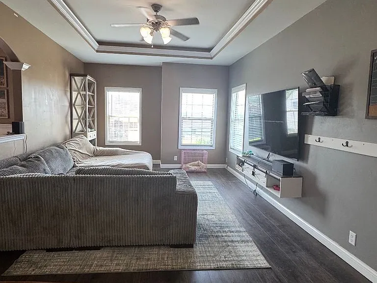 1715 W Crocus Dr — Photo 5