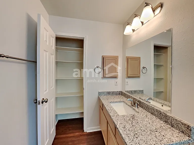 31442 Camden Village Dr — Photo 14