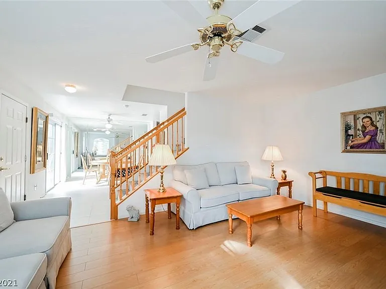824 Radiant Star St — Photo 5