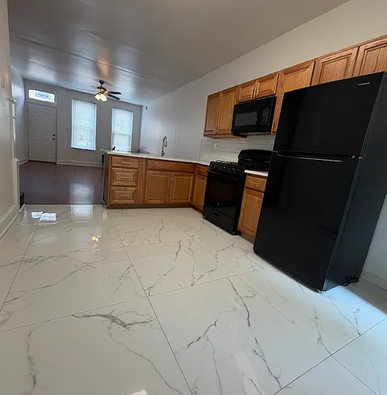 2415 N Douglas St — Photo 3