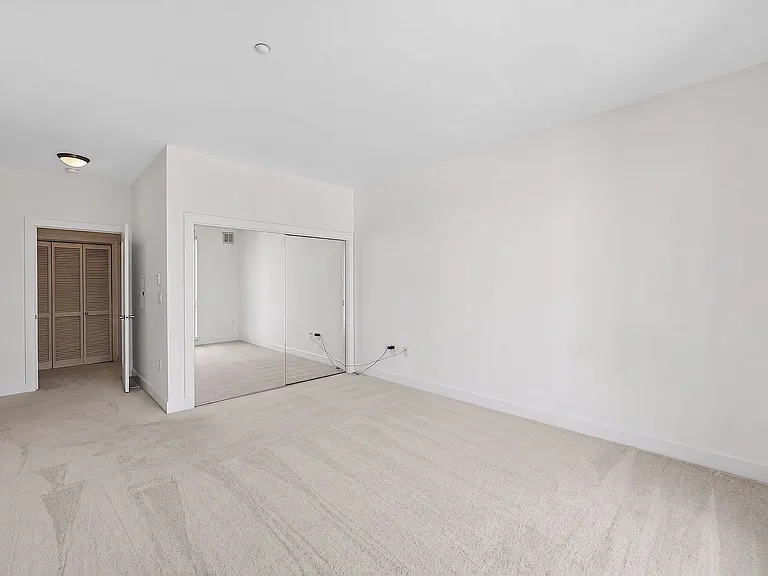 585 9th St #425 — Photo 12