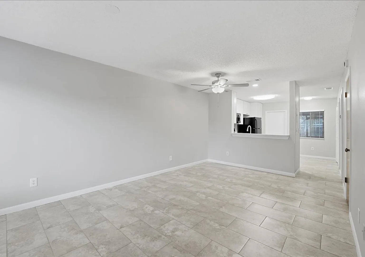 2 BR / 2.5 BA Townhome In Sandlewood Creek — Photo 2