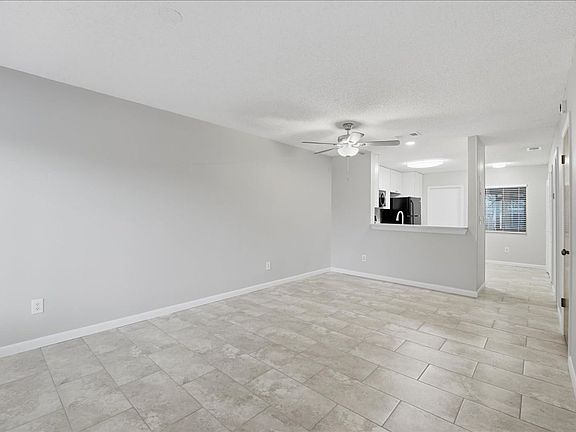 2nd image of 307 Sandlewood Trl