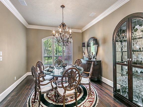 4th image of 6615 Whitehill Ln