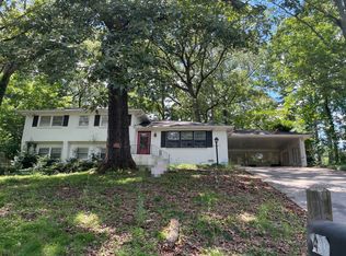 433 Maplecliff Dr, Stone Mountain, GA 30088