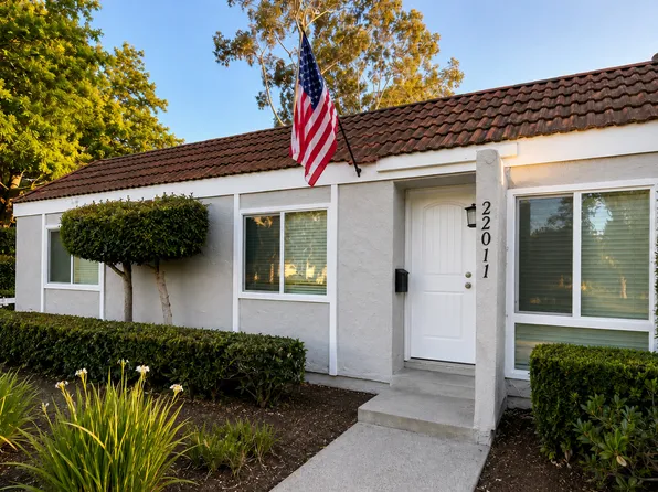 22011 Lakeland Ave, Lake Forest, CA 92630