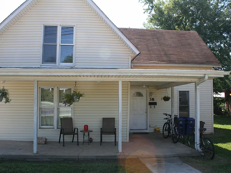 38 N Plains Rd — Photo 5