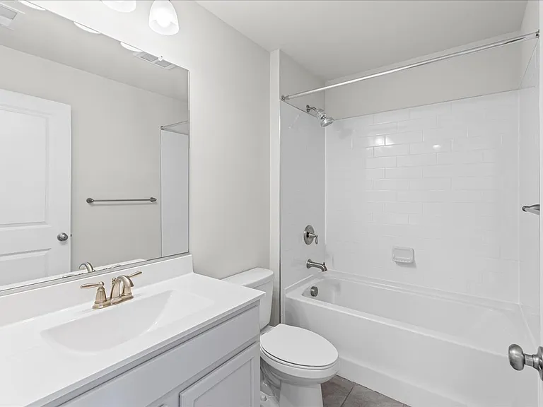 8 Venice Ln — Photo 27