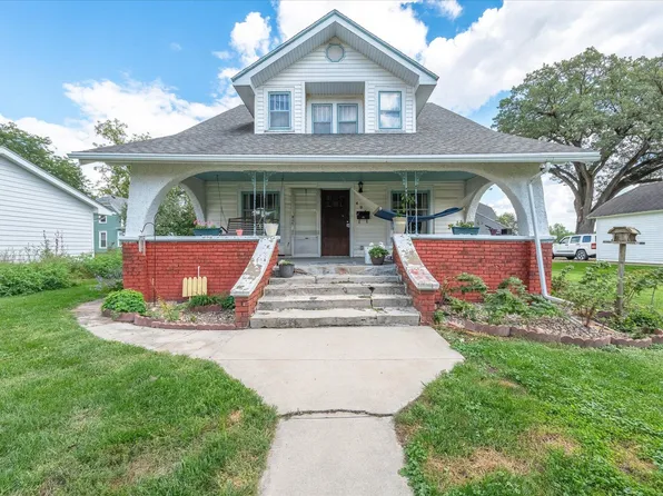 406 Weare St, Woodbine, IA 51579