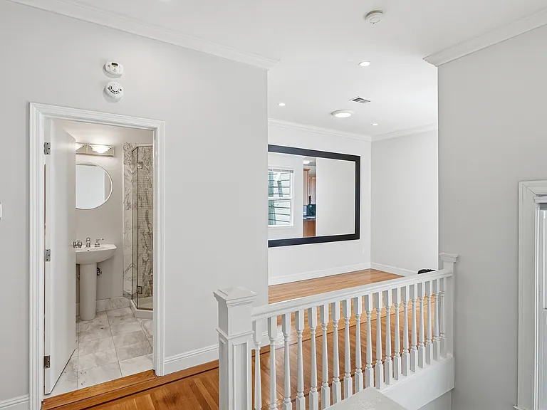 1818 Taylor St — Photo 19